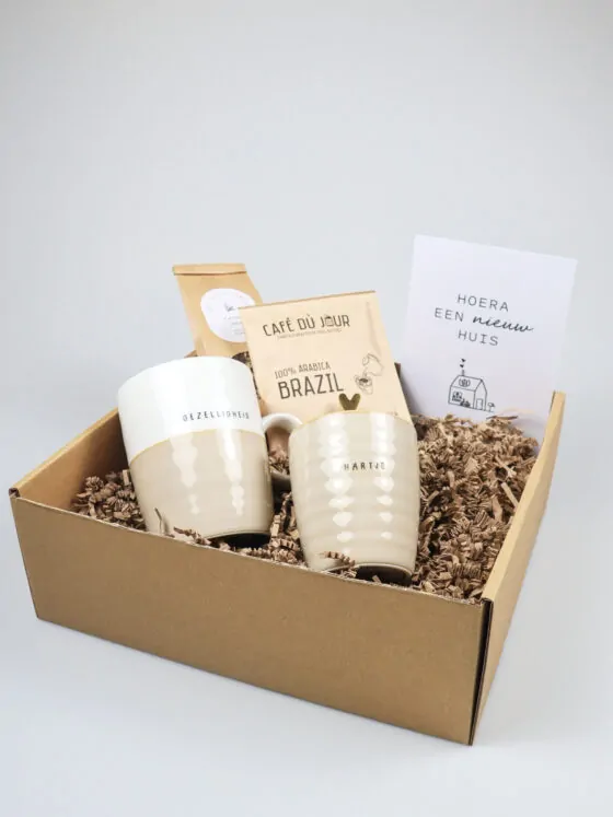 Cadeaupakket nieuw huis met Zusss mokken, koffie en thee Cadeaupakket nieuw huis met Zusss mokken, koffie en thee