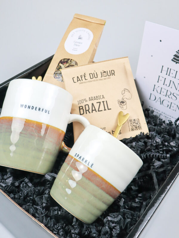 Kerst cadeaupakket – met Zusss mokken, koffie, thee en lepeltjes