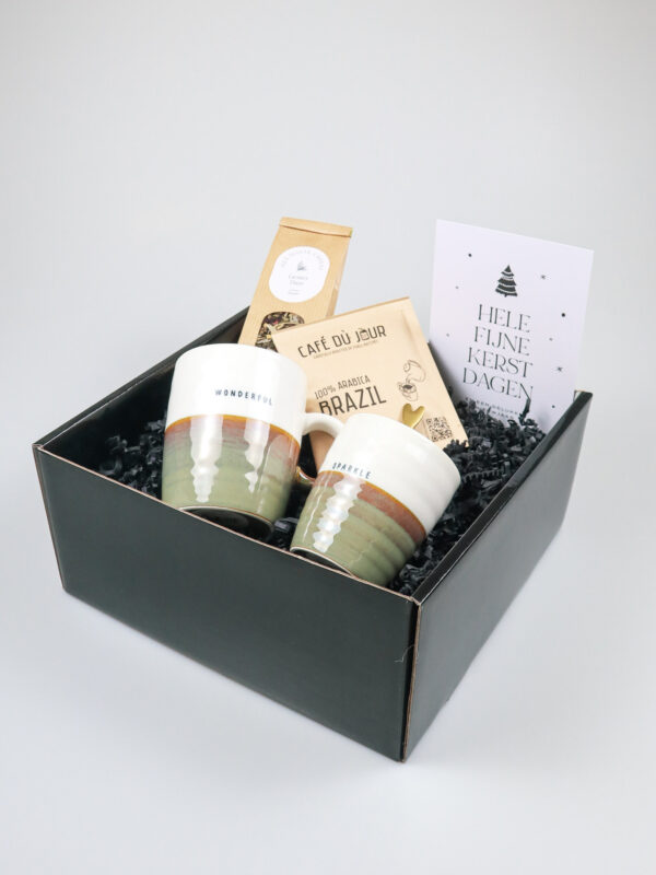 Kerst cadeaupakket – met Zusss mokken, koffie, thee en lepeltjes
