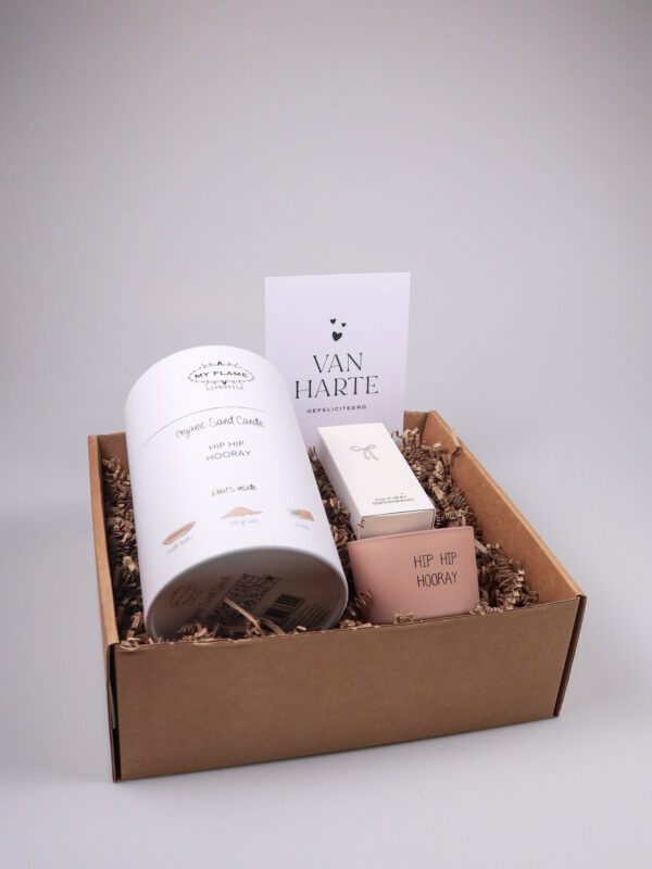 Cadeaupakket Happy Birthday – met Kaarsenzand, Sojakaars & Lucifers