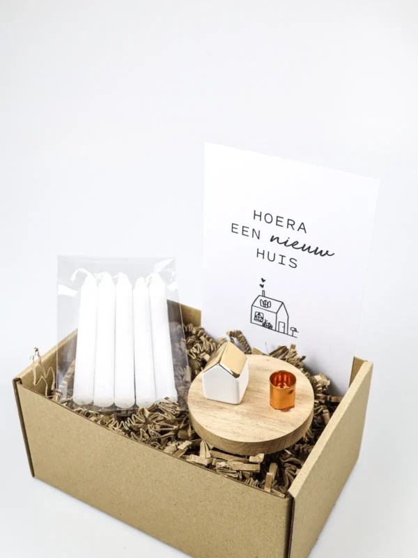 Cadeaupakket nieuw huis – Räder kandelaar huisje en 5 kaarsjes