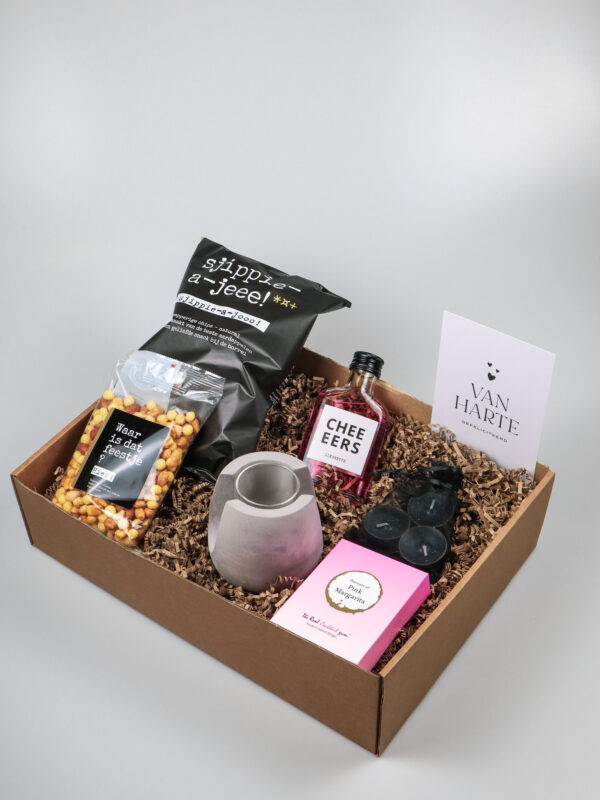 Cadeaupakket gefeliciteerd met Cheers likeur & snacks