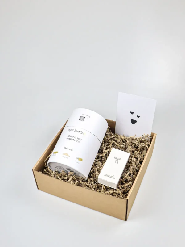 Cadeaupakket warm hugs – Kaarsenzand giftbox en lucifers