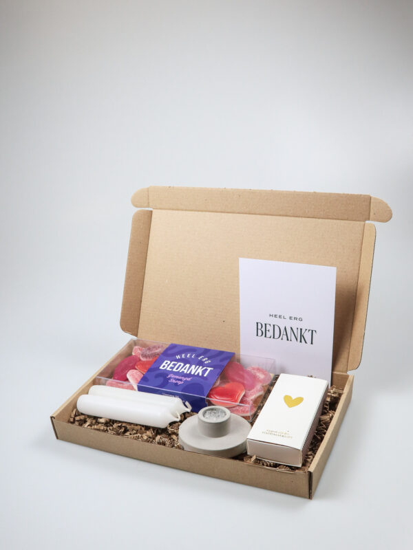 Brievenbus cadeau Bedankt – Snoep, kaarsen & kandelaar