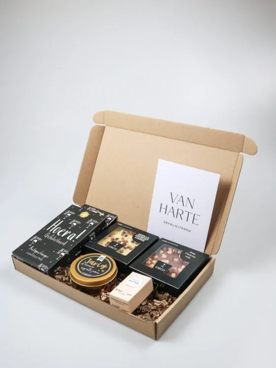 Brievenbus cadeau chocolade & geur – Van harte gefeliciteerd