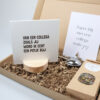 Brievenbus cadeau collega – thee, tegeltje & kaartenhouder Brievenbus cadeau collega – thee, tegeltje & kaartenhouder