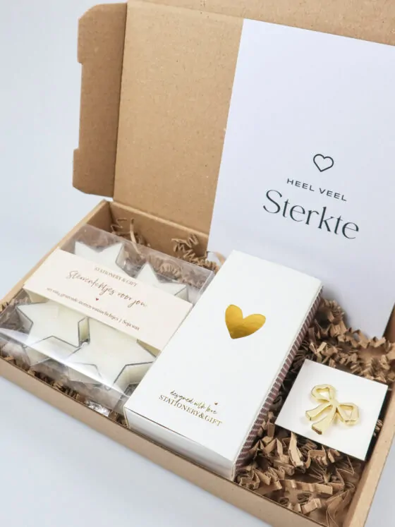 Sterkte brievenbus cadeau – lichtpuntje met waxinelichtjes, lucifers & strik pin