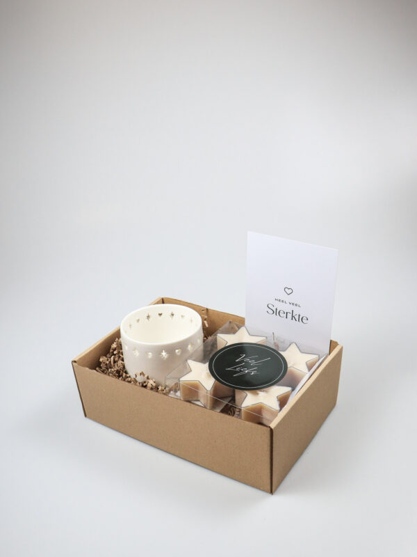 Sterkte cadeaupakket met waxinelichthouder en stervormige kaarsen