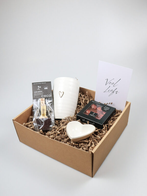 Cadeaupakket Veel Liefs – Warm & Liefdevol Cadeau met Zusss Mok en Chocolade