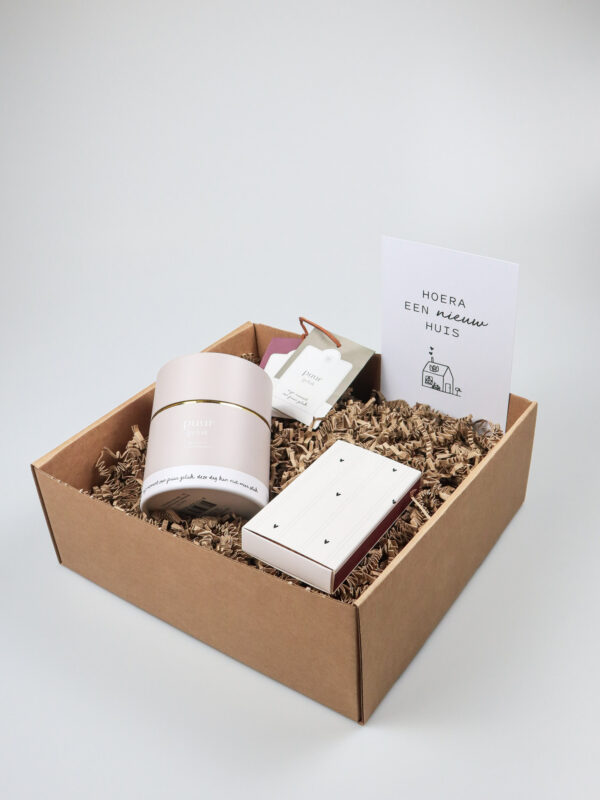 Nieuw huis cadeaupakket – Zusss geurkaars, geurzakjes & lucifers
