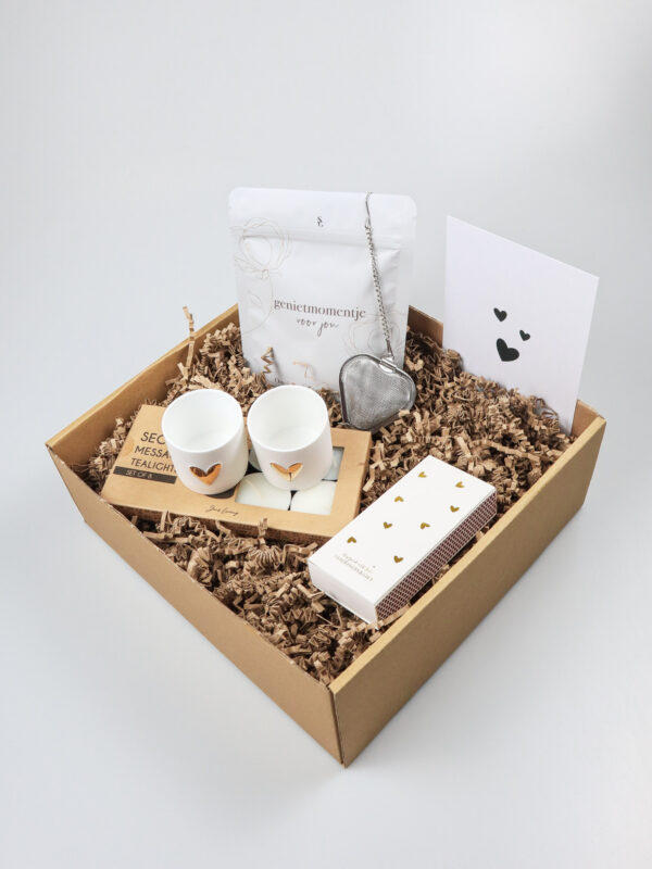 Geniet momentje cadeaupakket met thee en waxinelichtjes