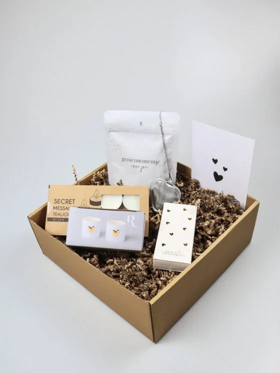 Geniet momentje cadeaupakket met thee en waxinelichtjes