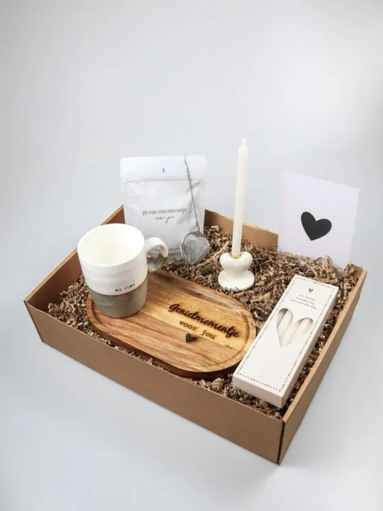 Cadeaupakket geniet momentje met thee, Zusss theemok en serveerplank