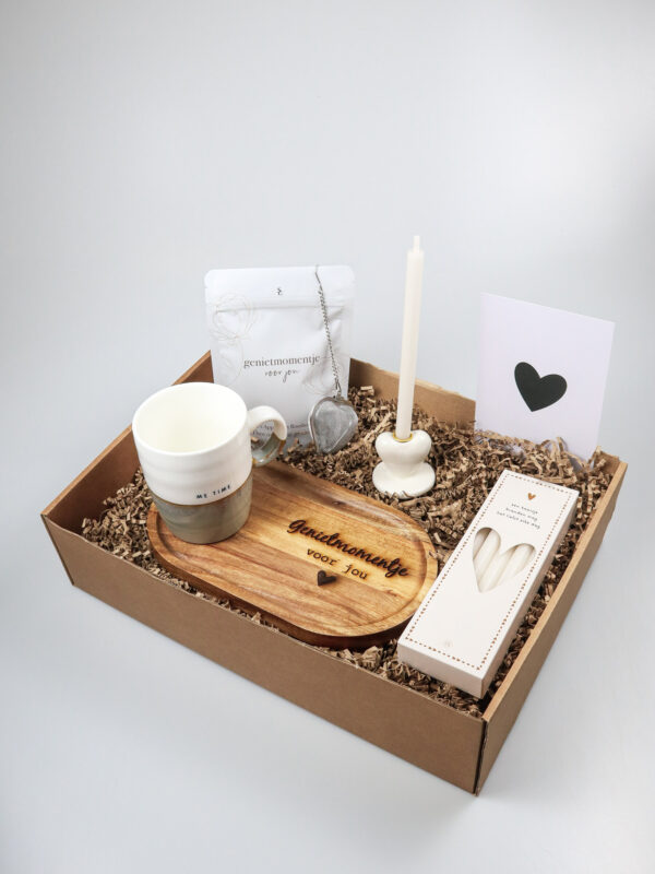 Cadeaupakket geniet momentje met thee, Zusss theemok en serveerplank