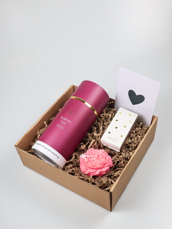 Warm hug cadeaupakket met sojakaars, lucifers en Zusss geurstokjes