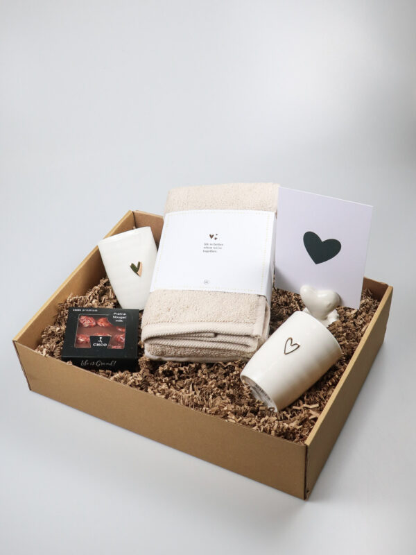 Cadeaupakket Zusss koffie & gezelligheid – stijlvol cadeau met mokken en chocolade