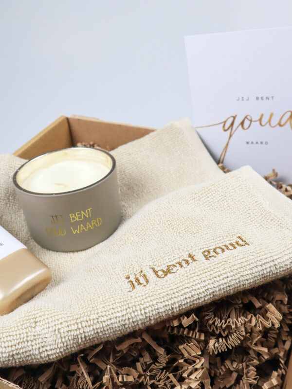 Cadeaupakket Jij Bent Goud Waard – Handcrème, kaars & gastendoekje