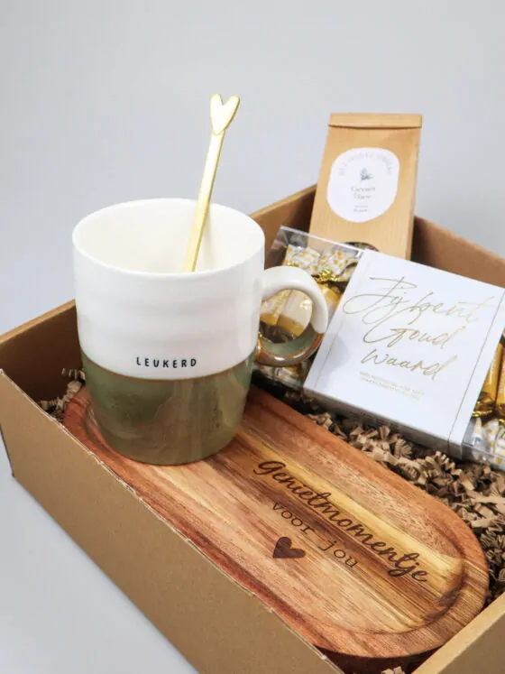 Cadeaupakket jij bent goud waard met thee en chocolade