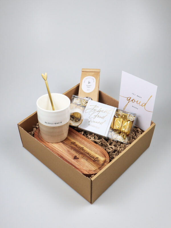Cadeaupakket Jij bent goud waard - Met thee en chocolade