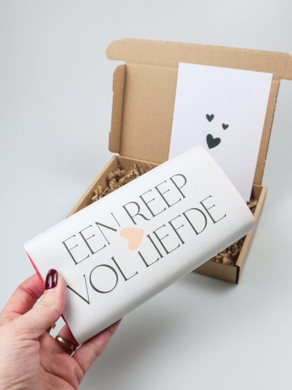 een reep vol liefde brievenbus-1 Brievenbuscadeau Tony's Chocolonely Een Reep Vol Liefde