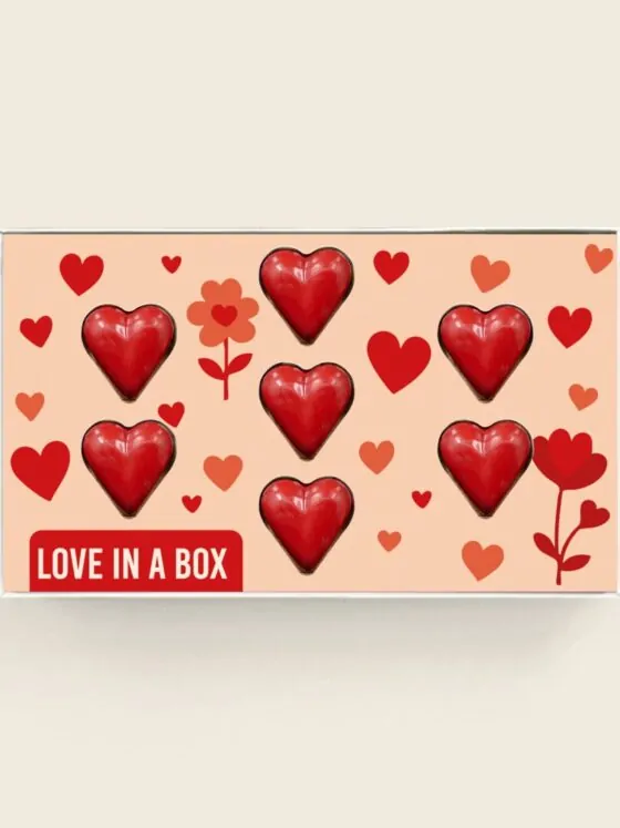 Gevulde chocolade hartjes rood Love in a box - Geschenkdoos