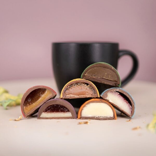 Chocolade Bonbons Pasen in rode geschenkdoos