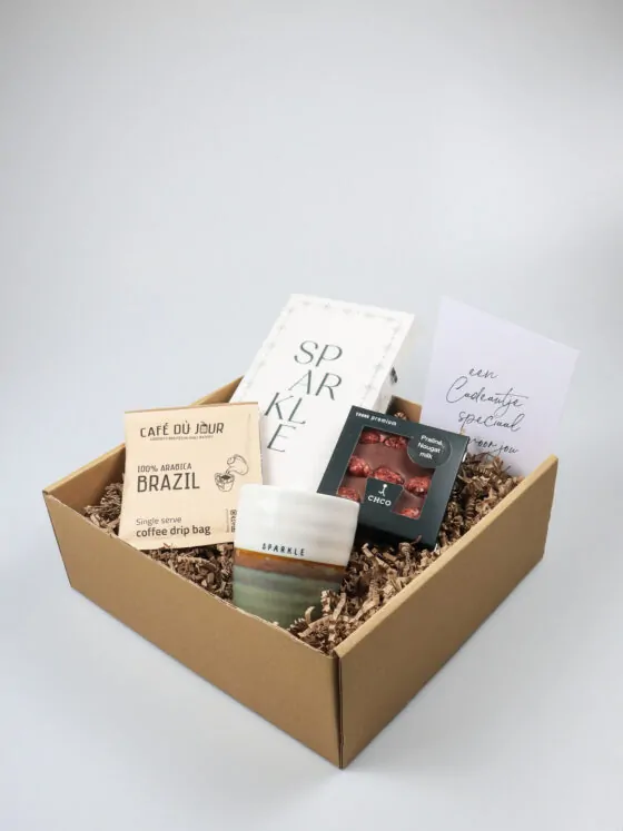 Cadeaupakket Sparkle met Zusss Mok, Koffie en Chocolade Cadeaupakket Sparkle met Zusss Mok, Koffie en Chocolade