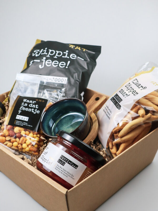 Cadeauschaal alcoholvrij borrelpakket met chips en dips