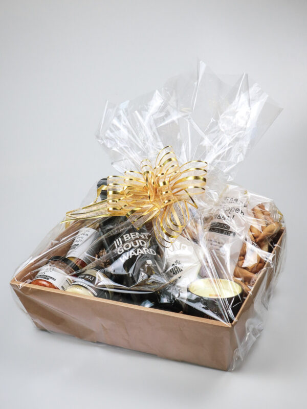 Cadeauschaal jij bent goud waard met wijn en borrel