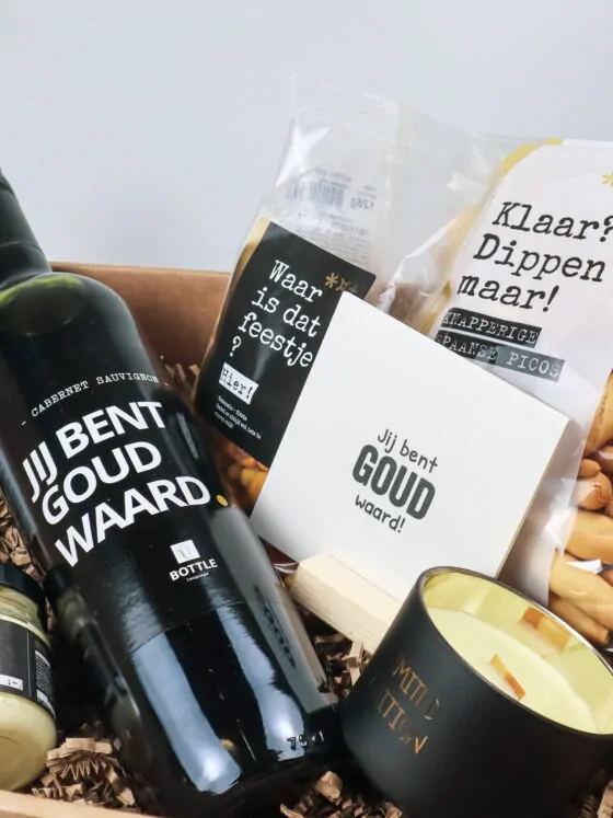 Cadeauschaal jij bent goud waard met wijn en borrel