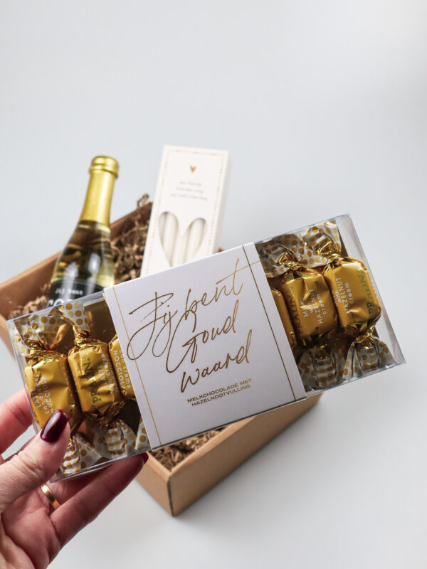 Cadeauschaal jij bent goud waard met secco en chocola Cadeauschaal jij bent goud waard met secco en chocola