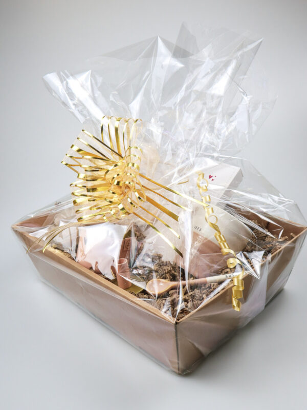 Cadeauschaal veel liefs met Zusss mokken en kaarsen