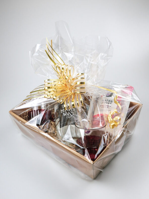 Cadeauschaal doe maar water met glazen en watertwist Cadeauschaal doe maar water met glazen en watertwist