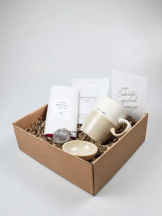 Cadeaupakket Tea Time met Zusss Mok, Thee en Chocolade