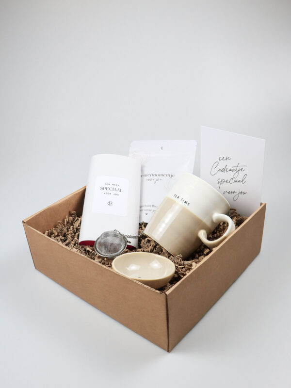 Cadeaupakket Tea Time met Zusss Mok, Thee en Chocolade