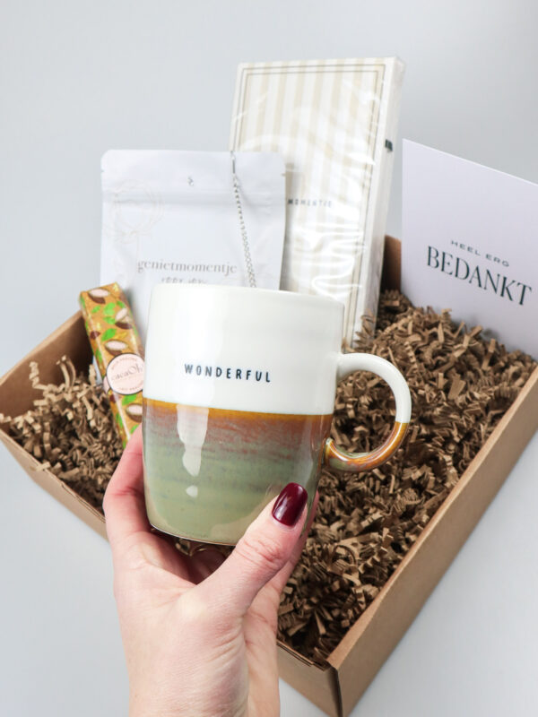 Cadeaupakket Bedankt met Zusss Mok Wonderful, Thee en Chocolade