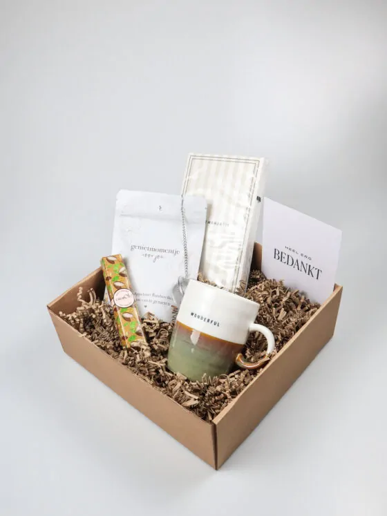 Cadeaupakket Bedankt met Zusss Mok Wonderful, Thee en Chocolade