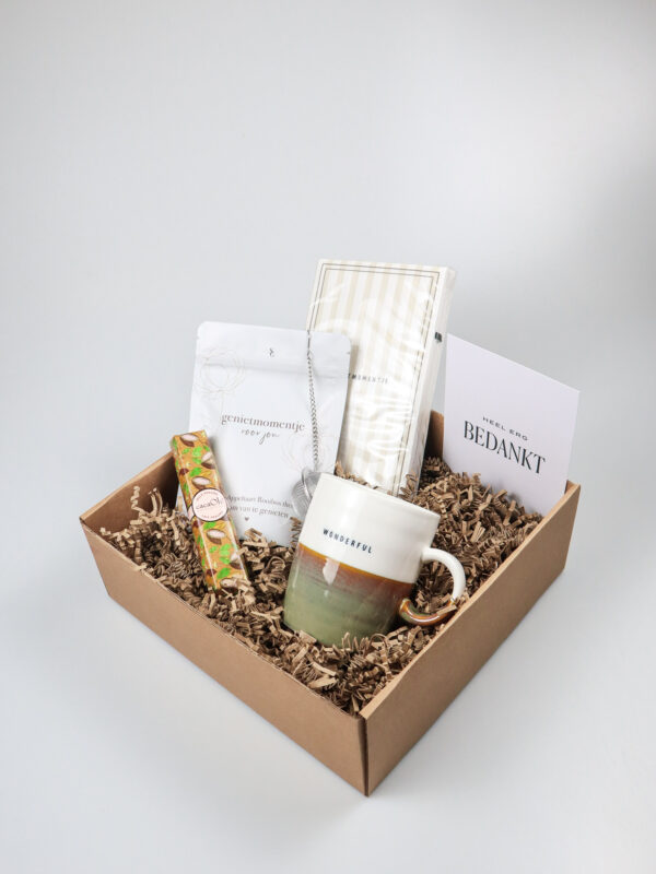 Cadeaupakket Bedankt met Zusss Mok Wonderful, Thee en Chocolade