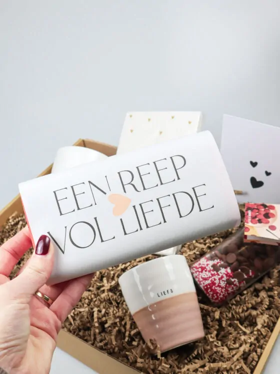 Cadeaupakket Vol Liefde met Zusss Mokken, Tony's en Chocolade