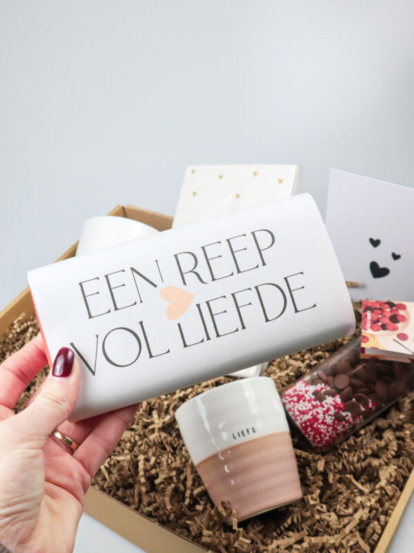 Cadeaupakket Vol Liefde met Zusss Mokken, Tony's en Chocolade
