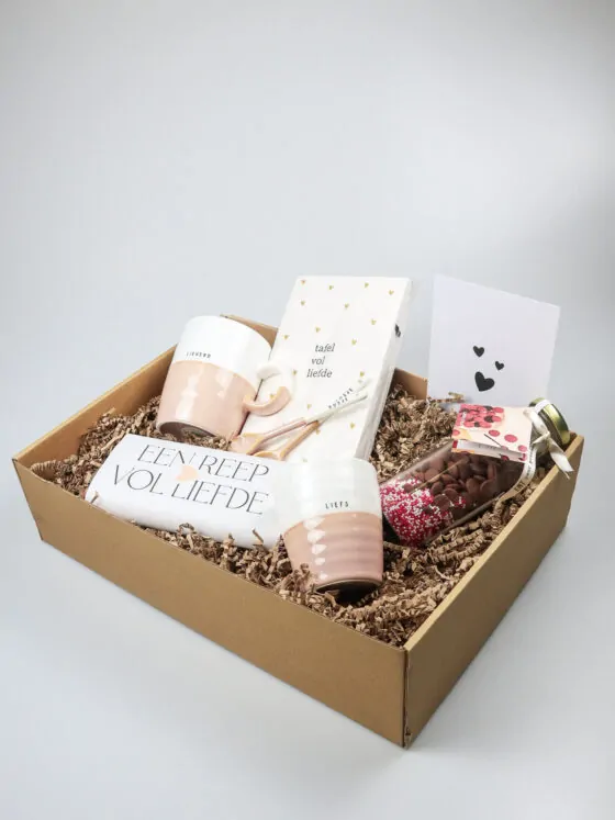 Cadeaupakket Vol Liefde met Zusss Mokken, Tony's en Chocolade