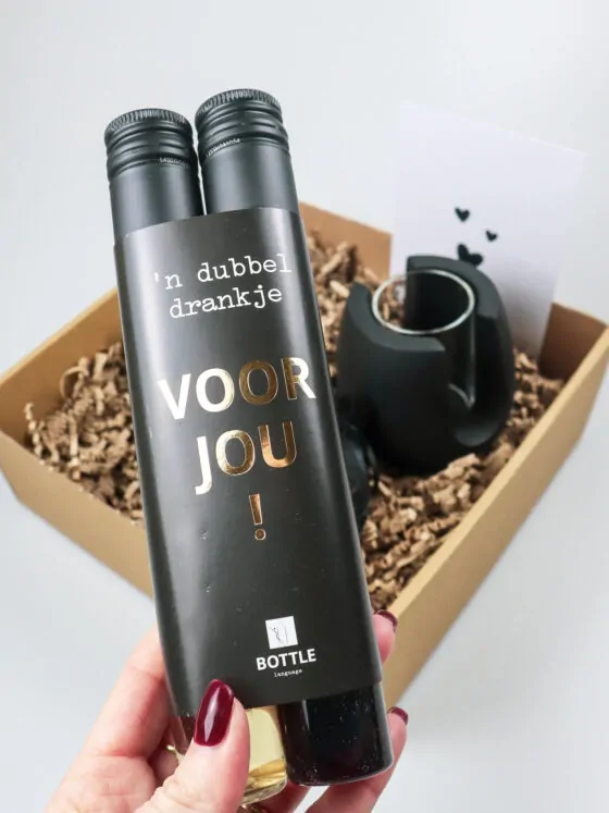 Cadeaupakket met Wijn, Theelichthouder en Sfeervolle Kaarsen