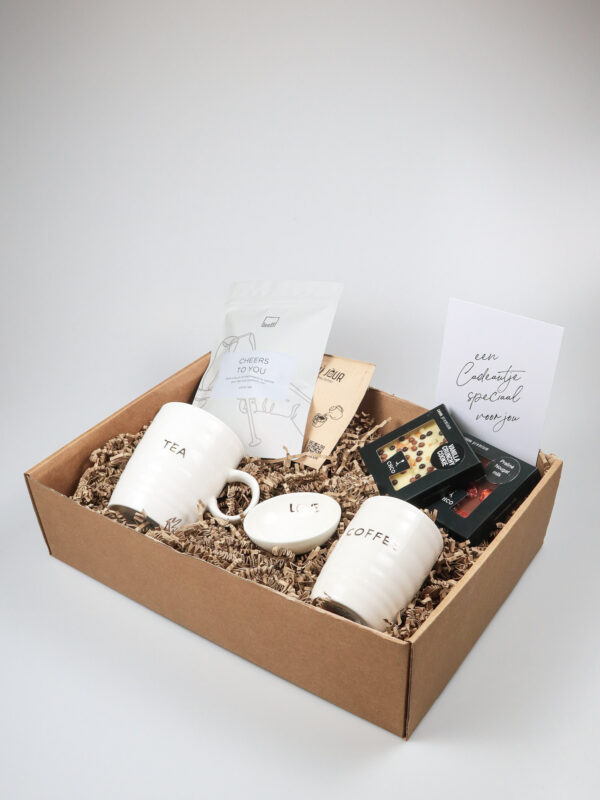 Cadeaupakket Zusss met koffie, thee en chocolade Cadeaupakket Zusss met koffie, thee en chocolade