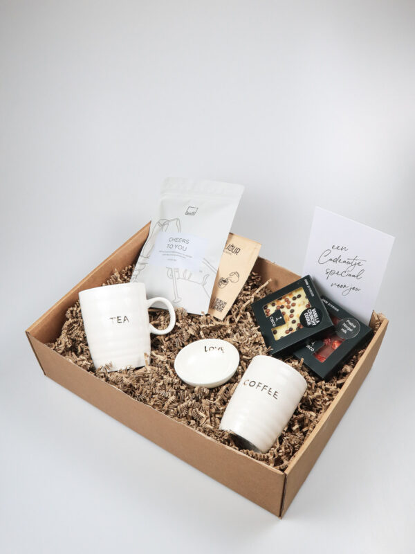 Cadeaupakket Zusss met koffie, thee en chocolade Cadeaupakket Zusss met koffie, thee en chocolade