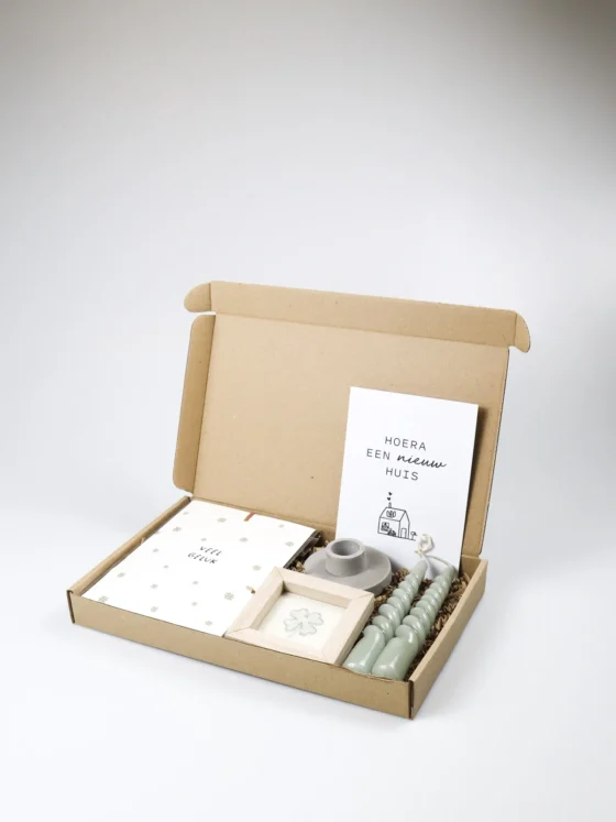 Brievenbus cadeau nieuw huis – geurzakje, kaarsen & deco frame
