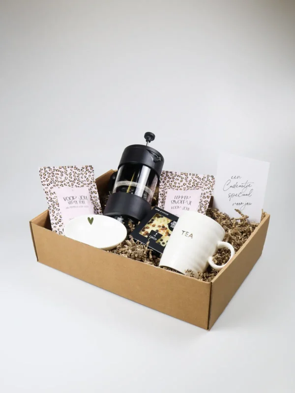 Cadeaupakket koffie & thee moment – cafetière, Zusss mok en lekkernijen