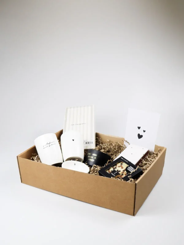 Cadeaupakket genietmoment – Zusss mokken, kaars & lekkernijen