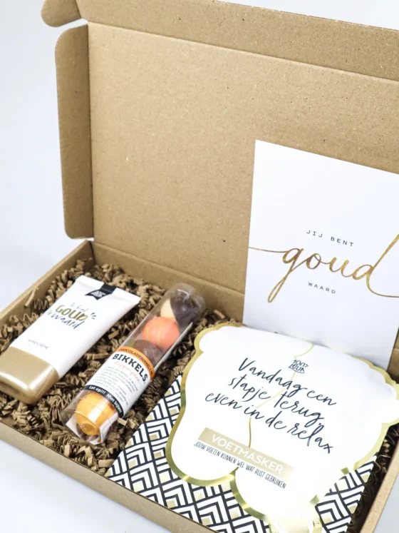 Brievenbuscadeau jij bent goud waard met voetenmasker