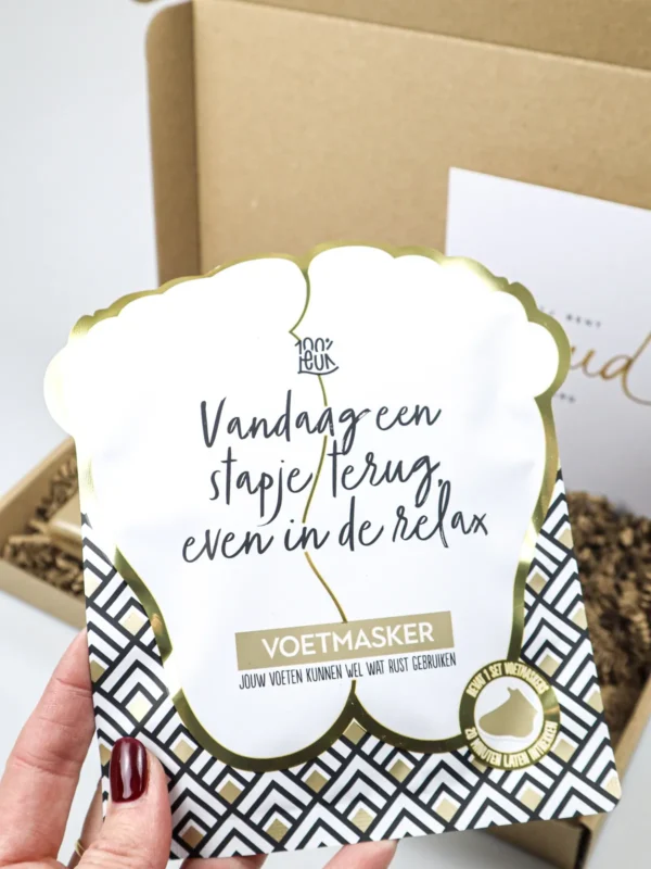 Brievenbuscadeau jij bent goud waard met voetenmasker