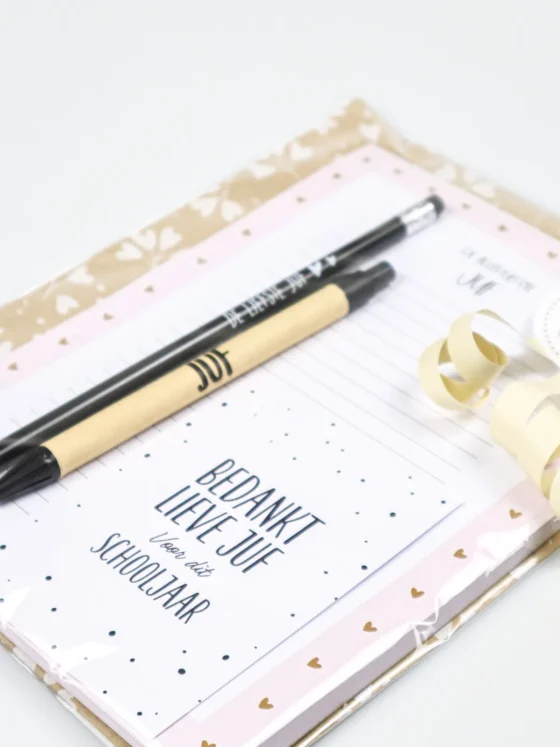 Juf cadeautje met notitieblok De Allerliefste Juf